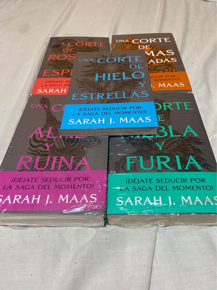 Saga Corte de rosas y espinas (USADOS)